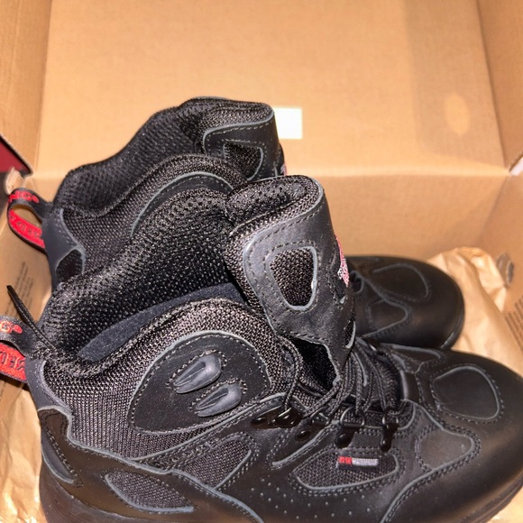 8690 - Red Wing Truhiker 6-Inch Waterproof Soft Toe Boot - Picture 4 of 6